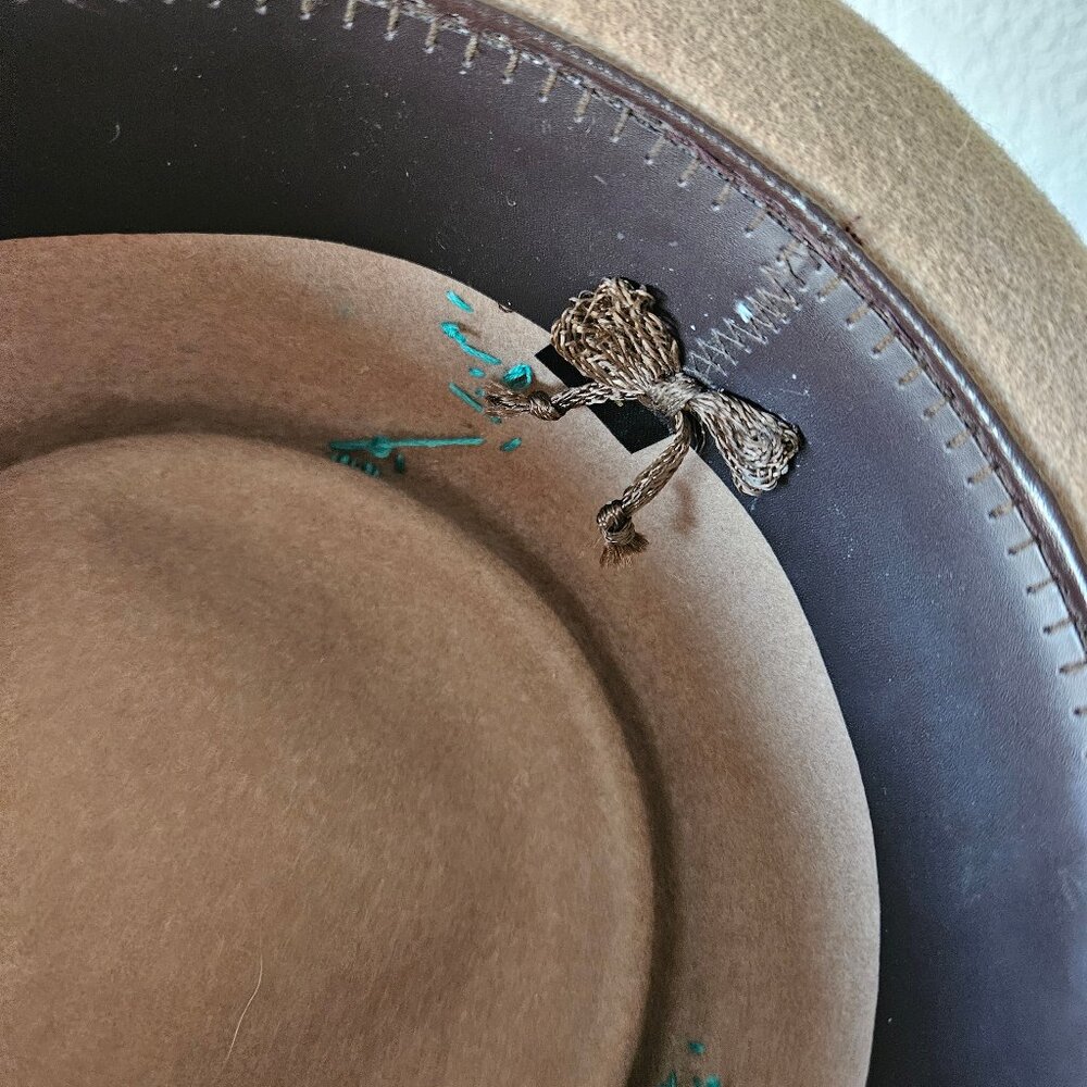 Vintage Tan A. Adams & Spire Hat with OOAK Hand Embroidery Bees Bugs L 7 1/2 - Picture 9 of 9